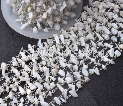 Natural White Opal Uncut Chip Beads Rosary Chain Silver Plated Wire Bulk roll Beaded Chain Gemstone Opal Smooth Nugget Chain Jewelry Crafts